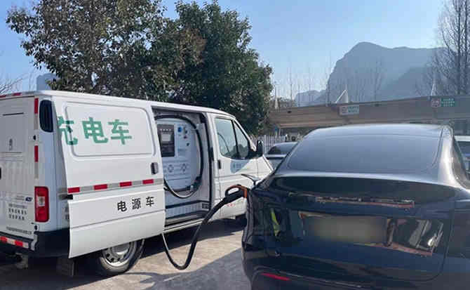 平乐汽车搭电