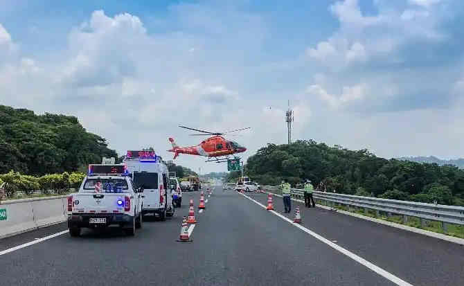 平乐高速公路汽车救援案例